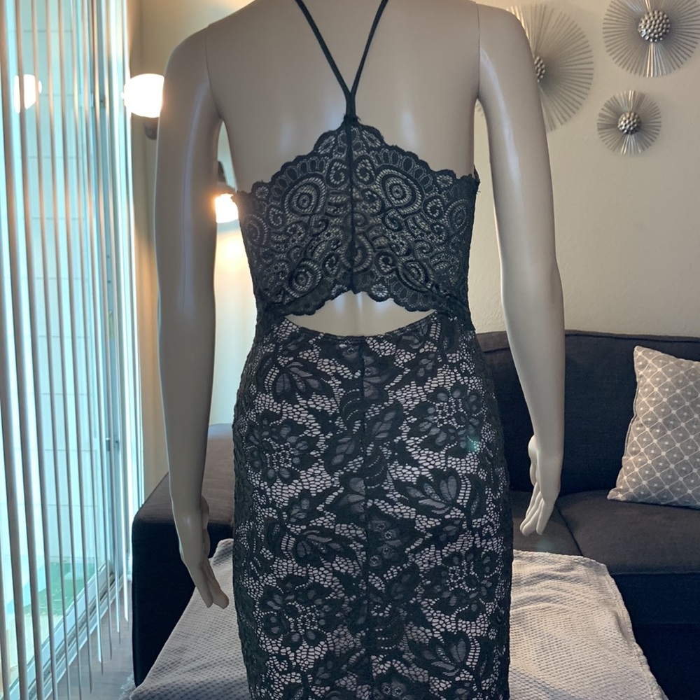 Dress - Picture 4 of 4